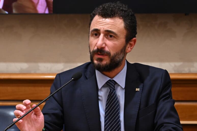 Patente sospesa per un anno al parlamentare Pozzolo dopo l'incidente a giugno