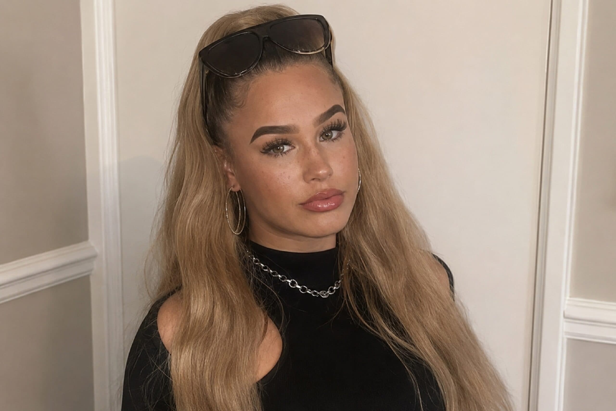 Rischia la fucilazione a Dubai per la morte del compagno: il caso della 23enne britannica Brooke George