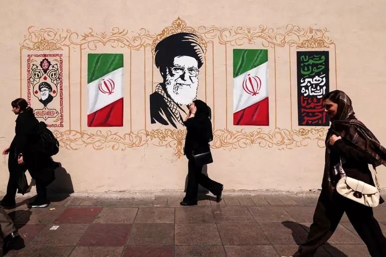 L'Iran: "Nessuna trattativa con gli Usa". Il Pentagono smentisce Trump: "Carenza di munizioni"