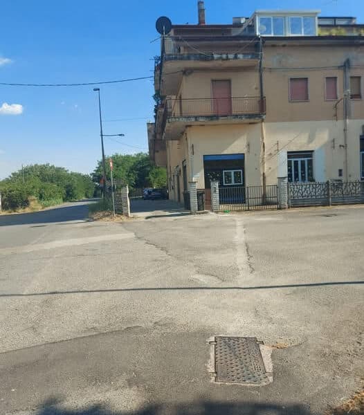 Torano, sicurezza davanti alla scuola: valutate misure per rallentare il traffico