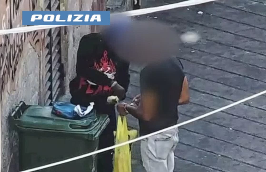 Catania, la piazza di San Berillo Vecchio in mano agli africani: 36 arresti, oltre 250 agenti impegnati nel blitz "Safe zone"