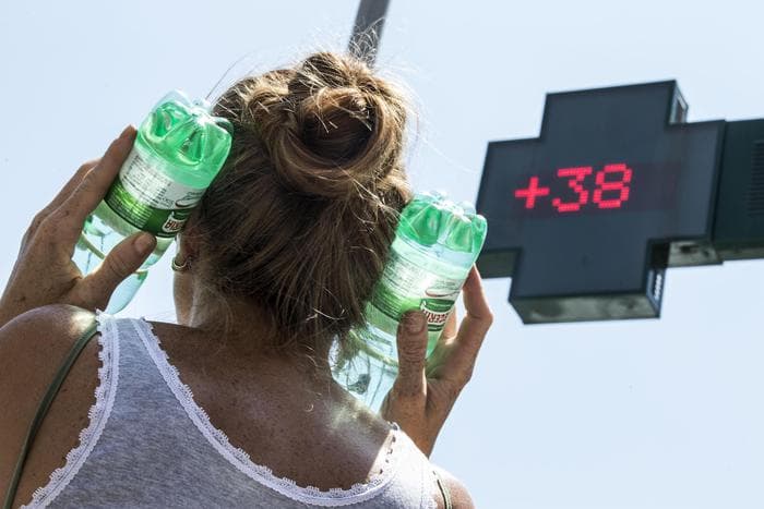 Meteo, l'Italia e l'Europa soffono nella morsa del caldo e dell'afa: il picco tra oggi e domani
