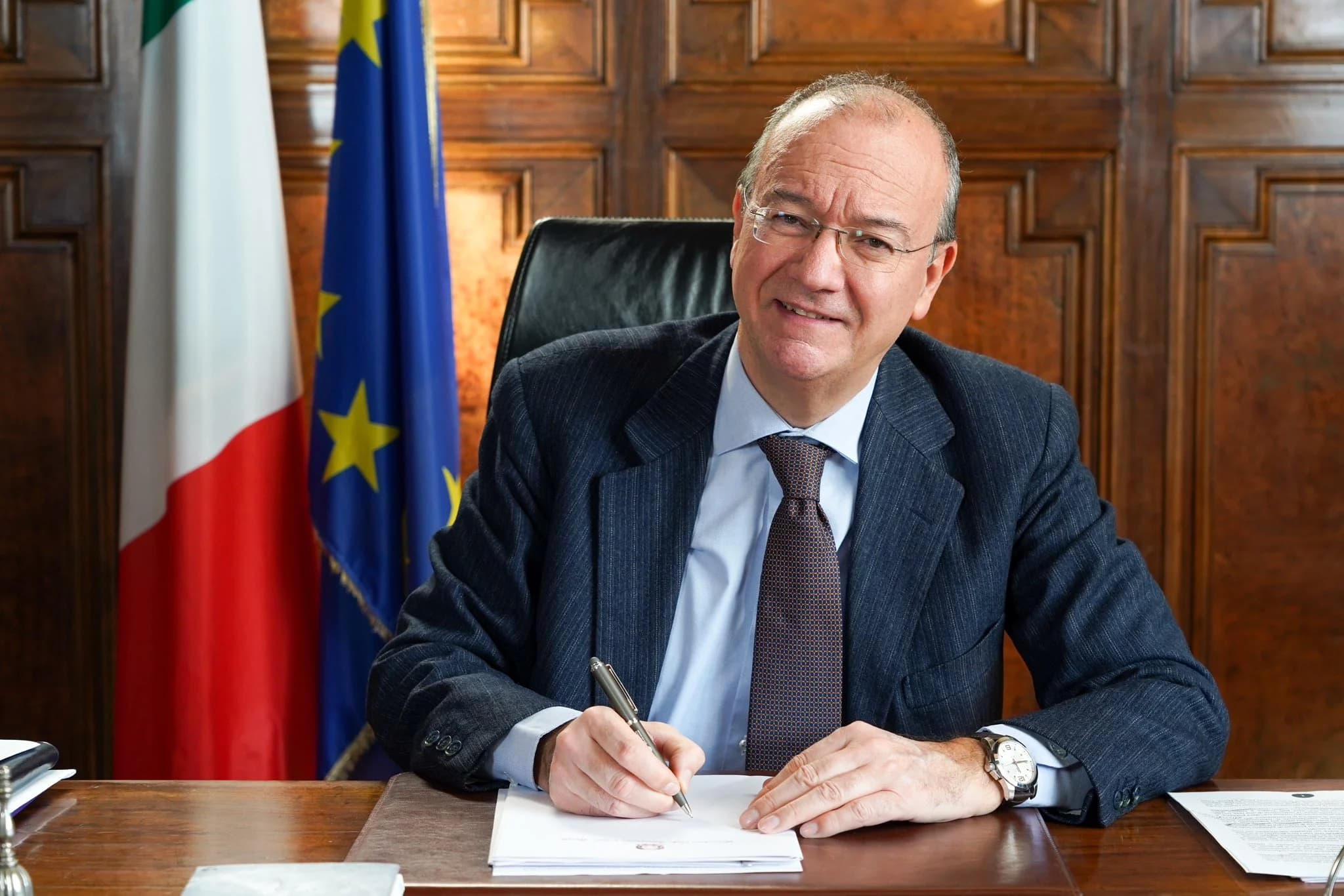 Maturità 2026, Valditara agli studenti: "Ricordatevi che valete molto". Via all'apertura dei plichi con le tracce della prima prova
