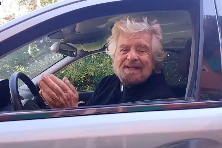 Beppe Grillo pensa a una sua lista per le prossime politiche? Intanto ironizza: "Movimento Zero Stelle"