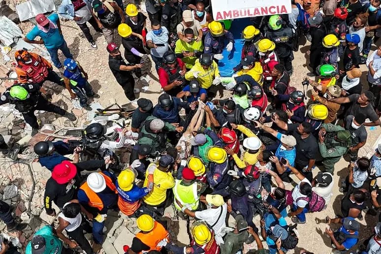 Salvati un uomo e il figlio in Venezuela. I Vigili del fuoco italiani individuano una madre 30enne coi suoi tre bambini