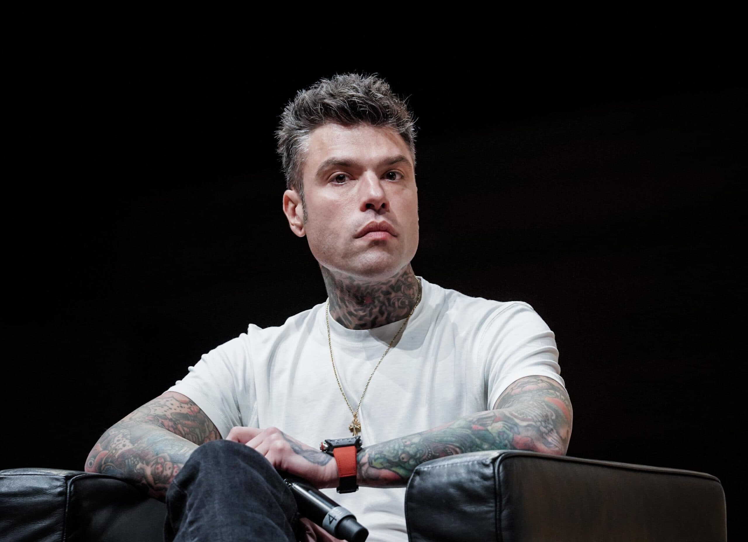 Fedez ancora ricoverato all'ospedale Fatebenefratelli di Milano per la riapertura di una vecchia ulcera