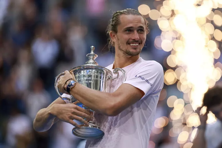 Tennis, Zverev vince gli US Open e spezza il sogno di Shelton in 4 set