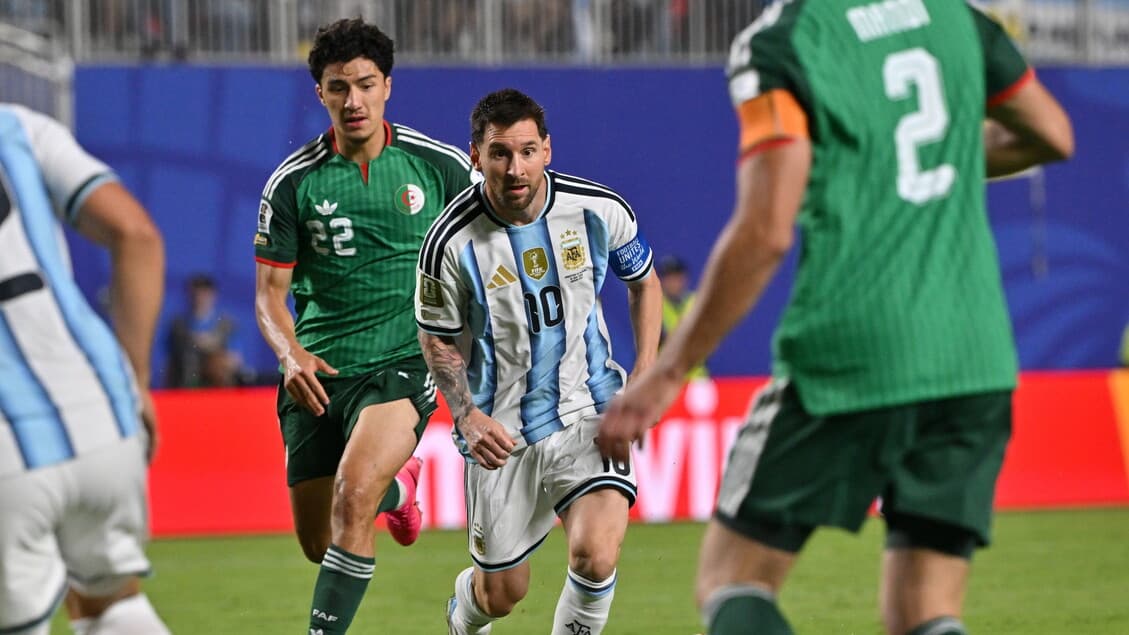 Argentina-Algeria 3-0: Messi entra nella leggenda, raggiunti i 16 gol di Klose