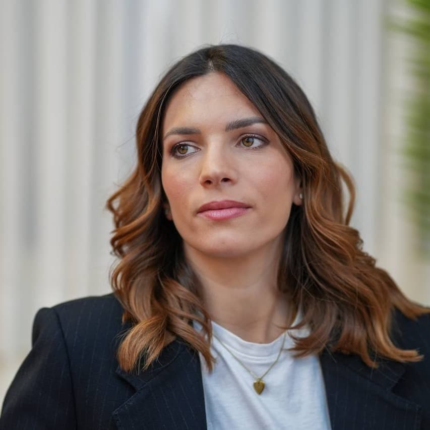 Scuola, Baldino attacca Meloni (M5S): «Propaganda sulla pelle dei figli, mancano persino carta e riscaldamento»