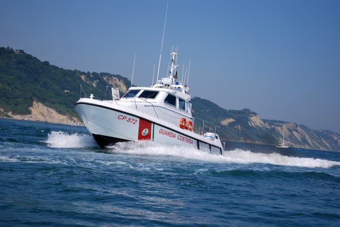 Esce in mare in canoa e non fa ritorno: ricerche in corso a Gela