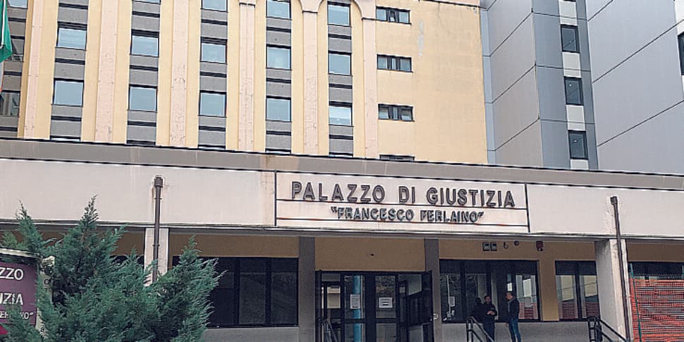 Catanzaro: duplice omicidio nel maneggio, pena ridotta allo stalliere pakistano