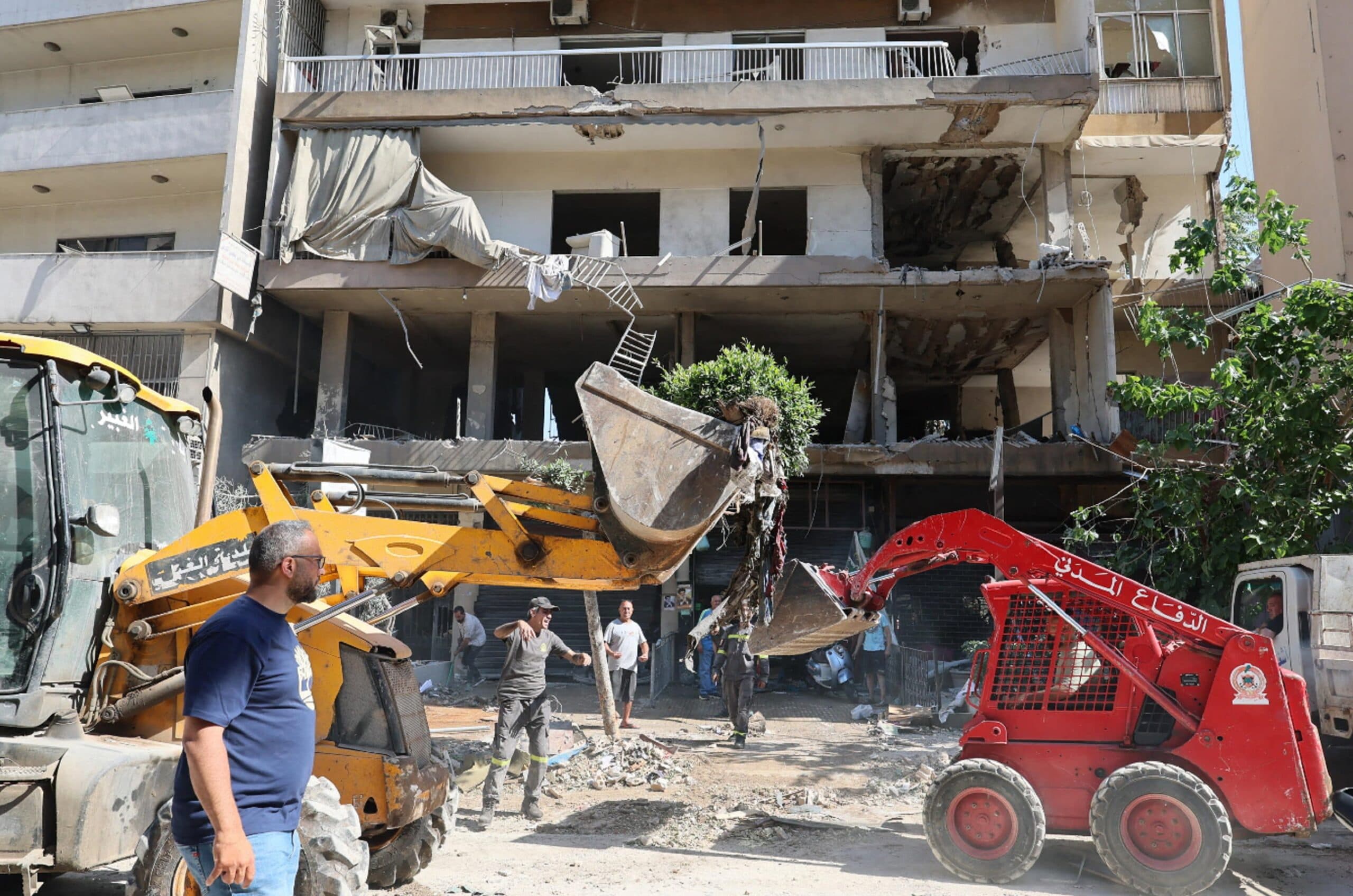 Netanyahu bombarda Beirut e fa vacillare l'accordo, l'ira di Trump. Teheran annuncia vendetta