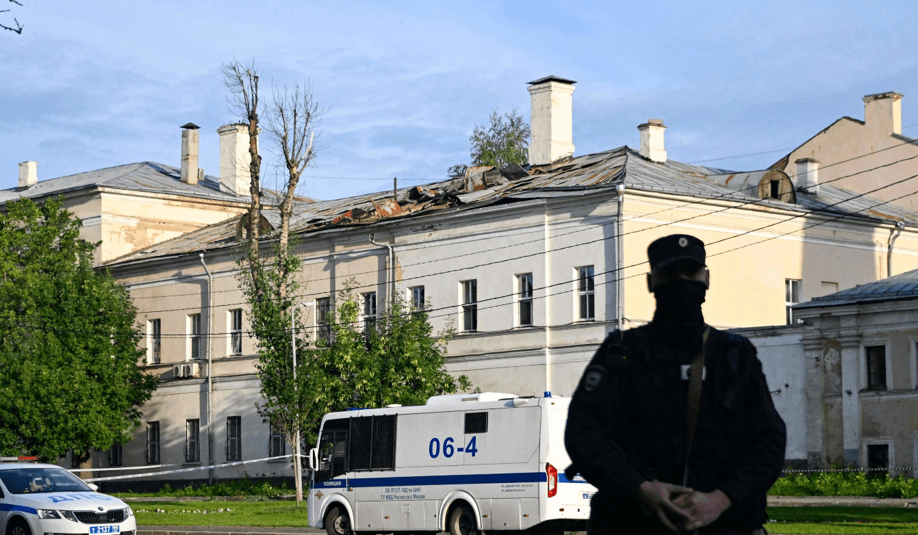 Notte di bombardamenti incrociati: missili su Kiev e maxi-attacco di droni contro Mosca