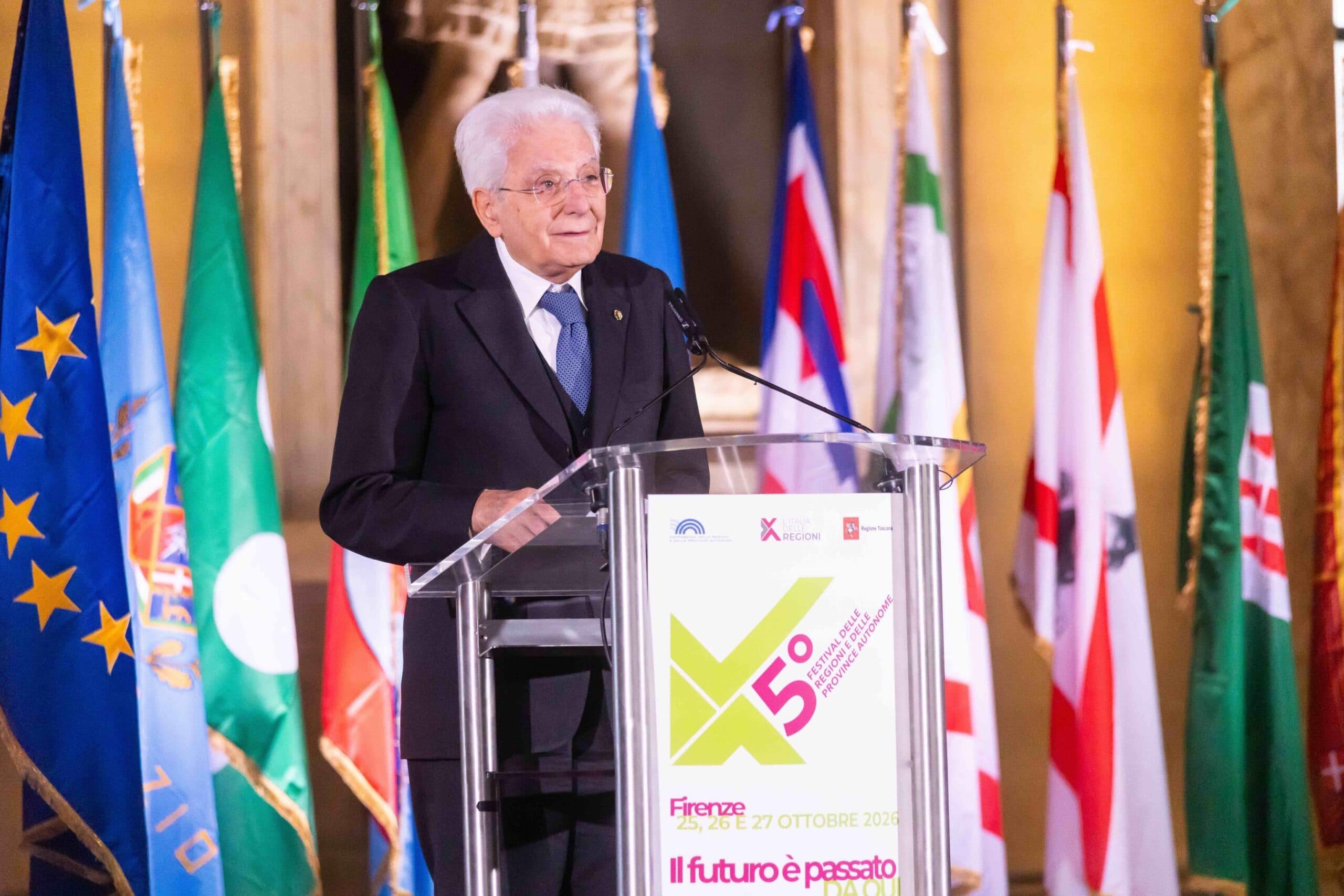 Mattarella al Festival delle Regioni: fake news manipolano già oggi l'informazione
