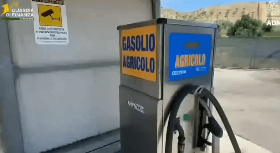 Maxi-frode sul carburante agricolo nel Crotonese: scoperto giro illecito da oltre 8mln, 29 indagati