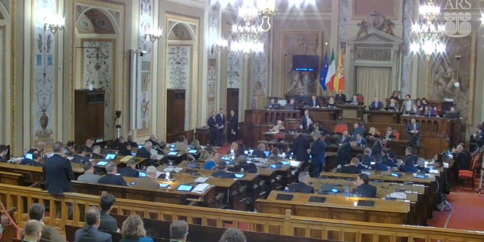 Ars, via libera ai contributi all’editoria: 3 milioni tra polemiche e stop ai lavori. L’aula riparte senza voto segreto