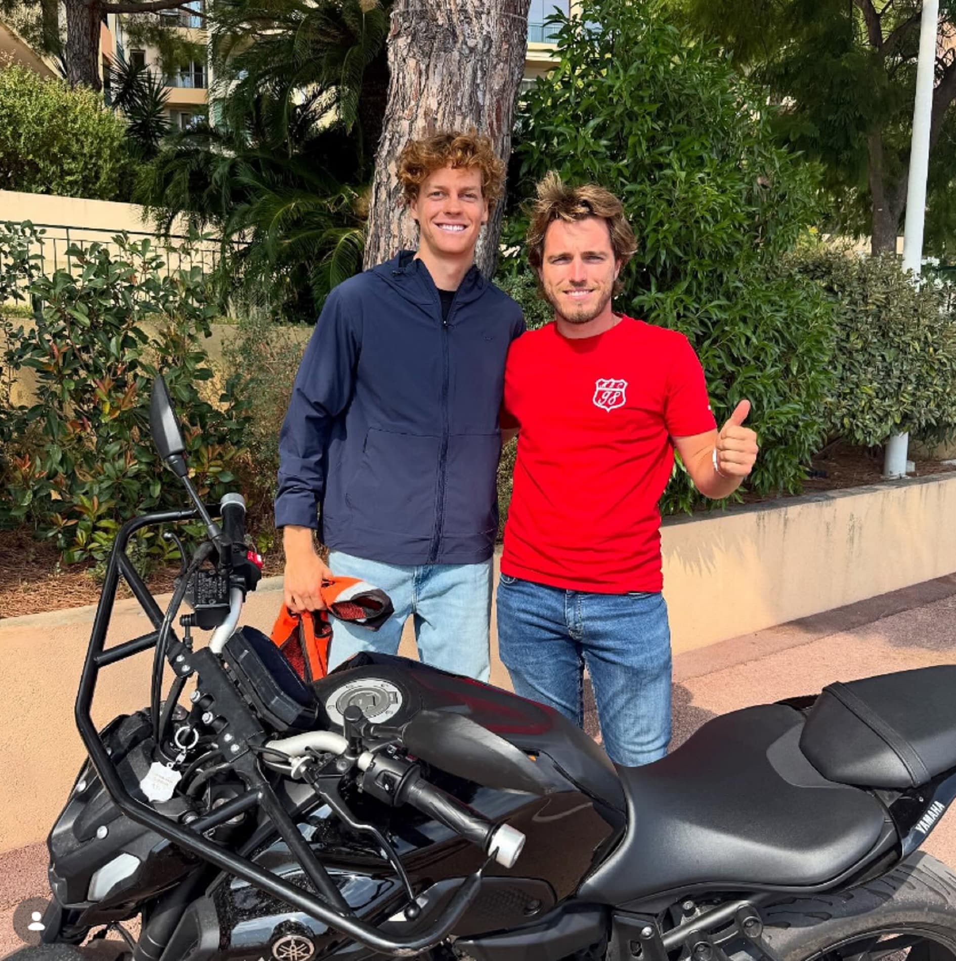 Sinner ce la fa al «quinto set»: patente per la moto dopo quattro bocciature