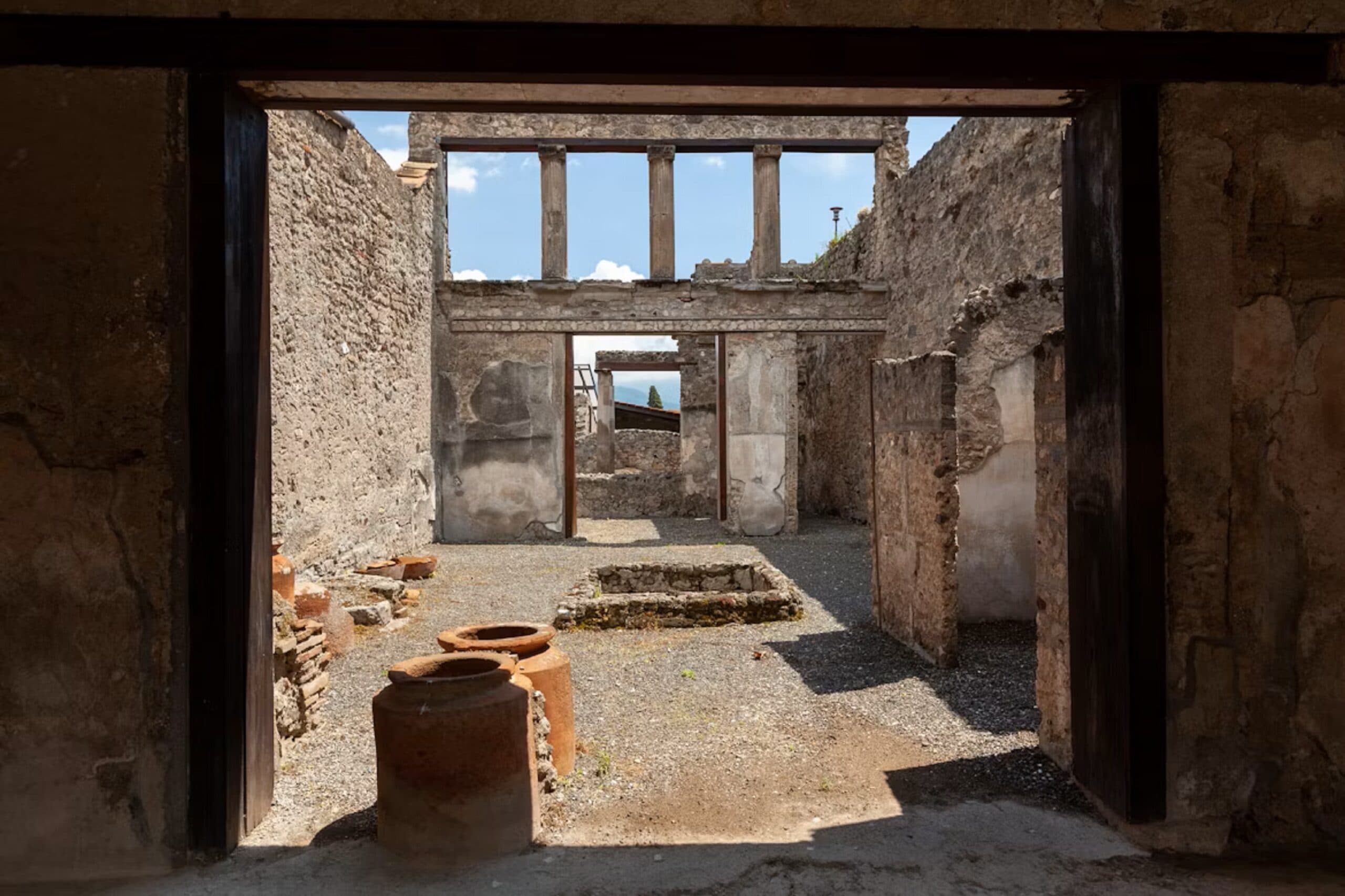 Scavi di Pompei, custode arrestato per violenza su un minorenne