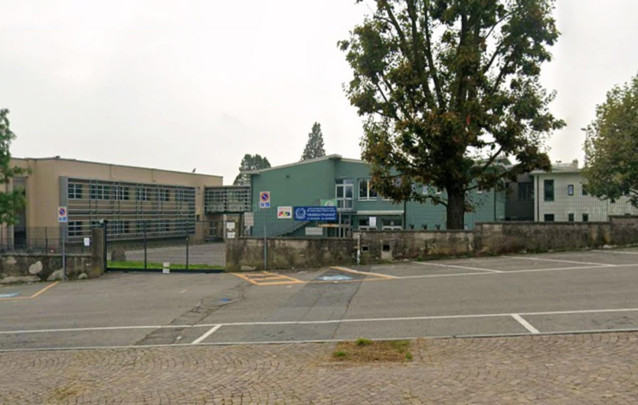 Investito dal bus al primo giorno di scuola, 18enne gravissimo in provincia di Lecco
