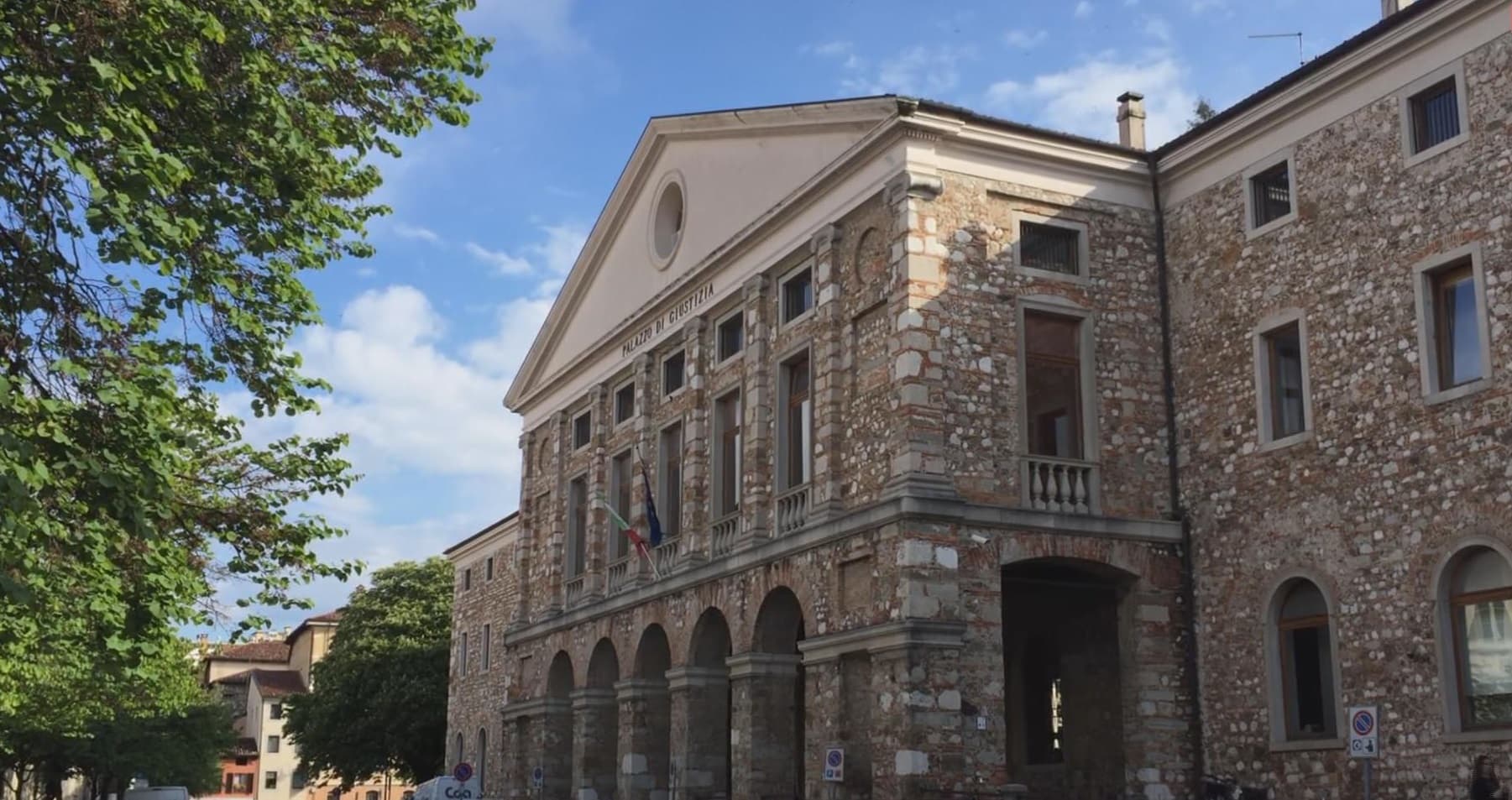 Tenta di uccidere la ex in aula in Tribunale dopo la sentenza di condanna: arrestato a Trieste il militare Agostino Di Novo