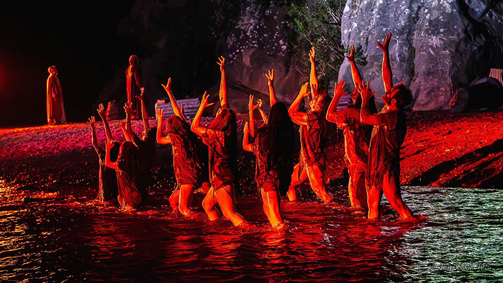 Inferno 2026 nelle Gole dell'Alcantara, quando il Teatro sa parlare al cuore degli uomini