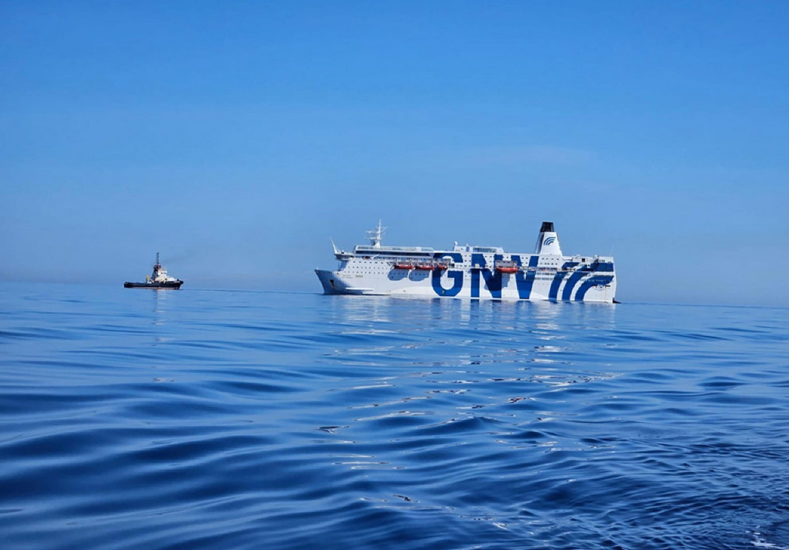 Incendio sulla Gnv Azzurra al largo della Corsica: la nave in salvo a Porto Torres, nessun ferito