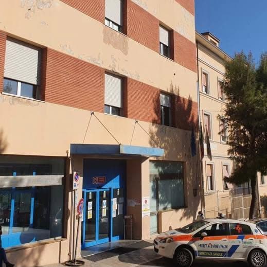 Soffocata da un chicco d'uva alla fiera di Jesi, è morta la bimba di tre anni. La famiglia dona gli organi