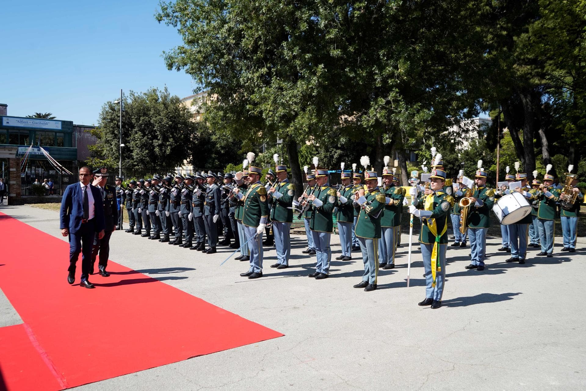 A Foggia 252° anniversario della Guardia di Finanza. Mattarella: "Grazie per i sacrifici, la dedizione e la difesa dei cittadini onesti"