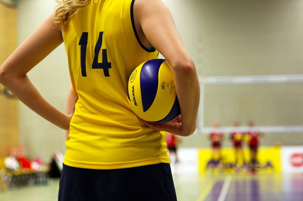 Palestre scolastiche alle società sportive, via libera senza perdere i fondi Pnrr e senza cambiare la destinazione d'uso