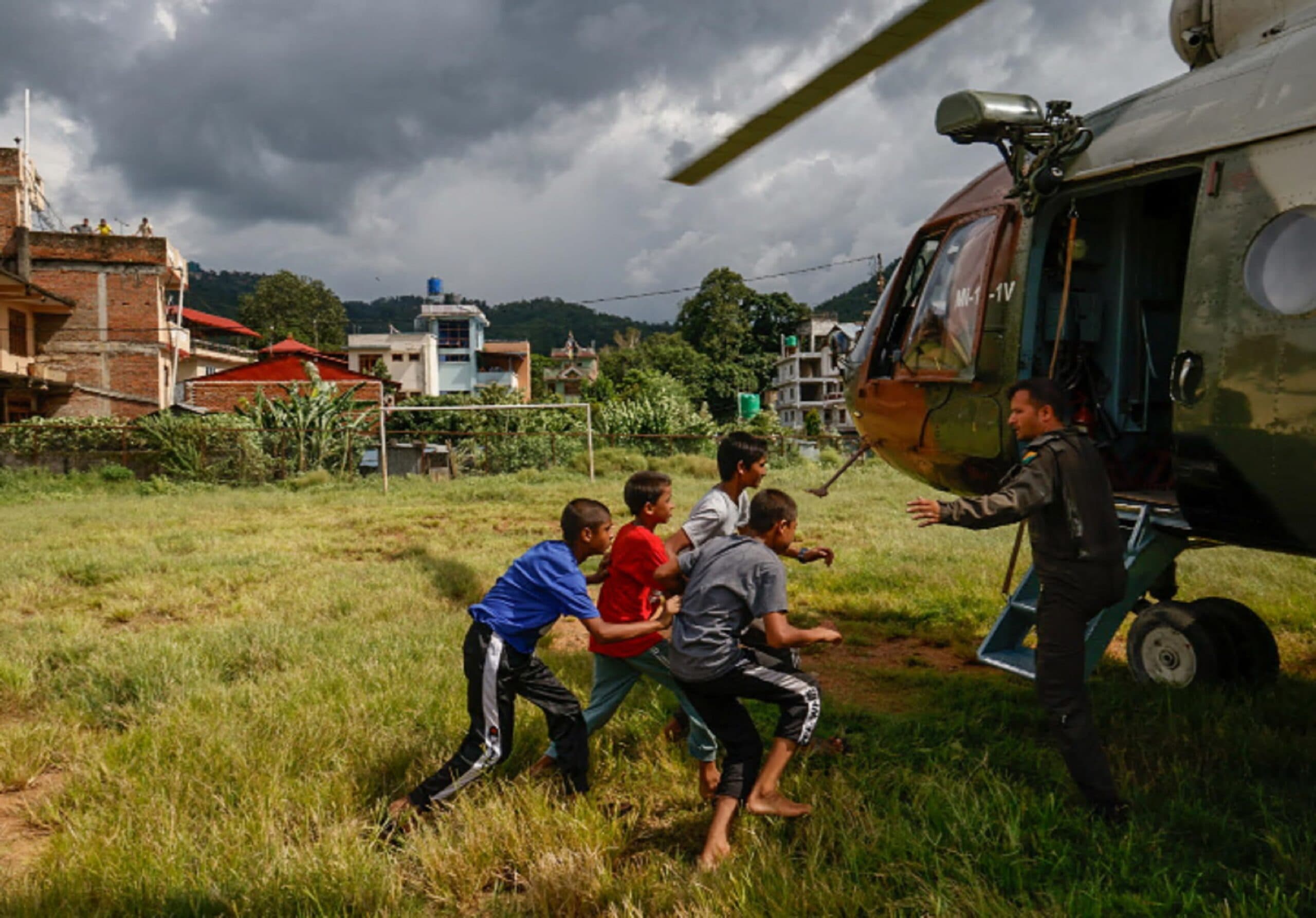 Alluvione in Nepal, 538 vittime: task force italiana a Kathmandu. Tre connazionali dispersi