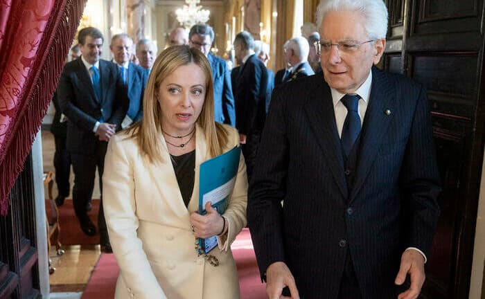 Le parole di Trump, Mattarella chiama la premier Meloni. Tajani annulla il viaggio negli Usa