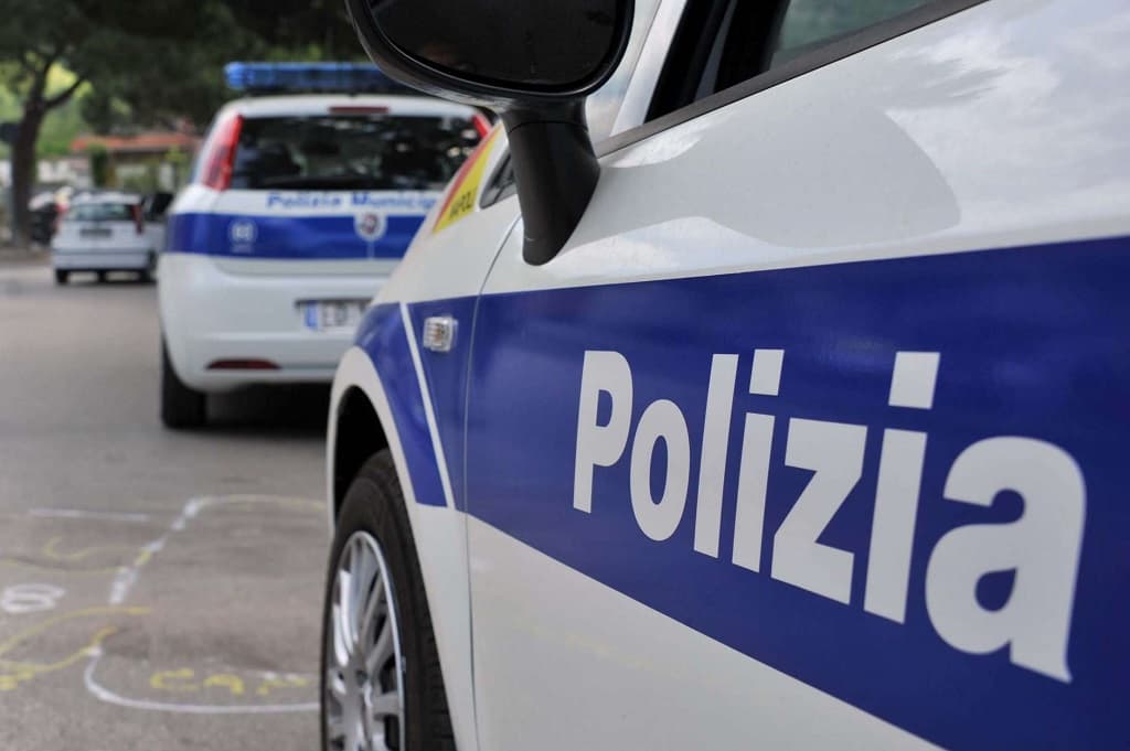 Coppia fa sesso nel centro storico: scatta la denuncia per atti osceni in luogo pubblico a Forlì