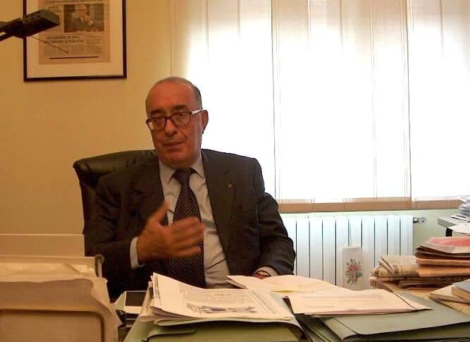 Cosenza ricorda Franco Abruzzo a un anno dalla scomparsa: un tributo a Palazzo dei Bruzi per il maestro del giornalismo