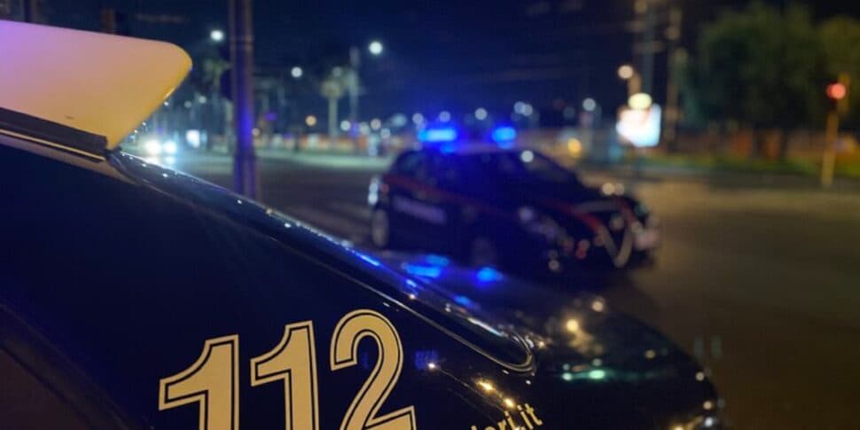 Corigliano Rossano, due pakistani accoltellati in strada: caccia agli aggressori