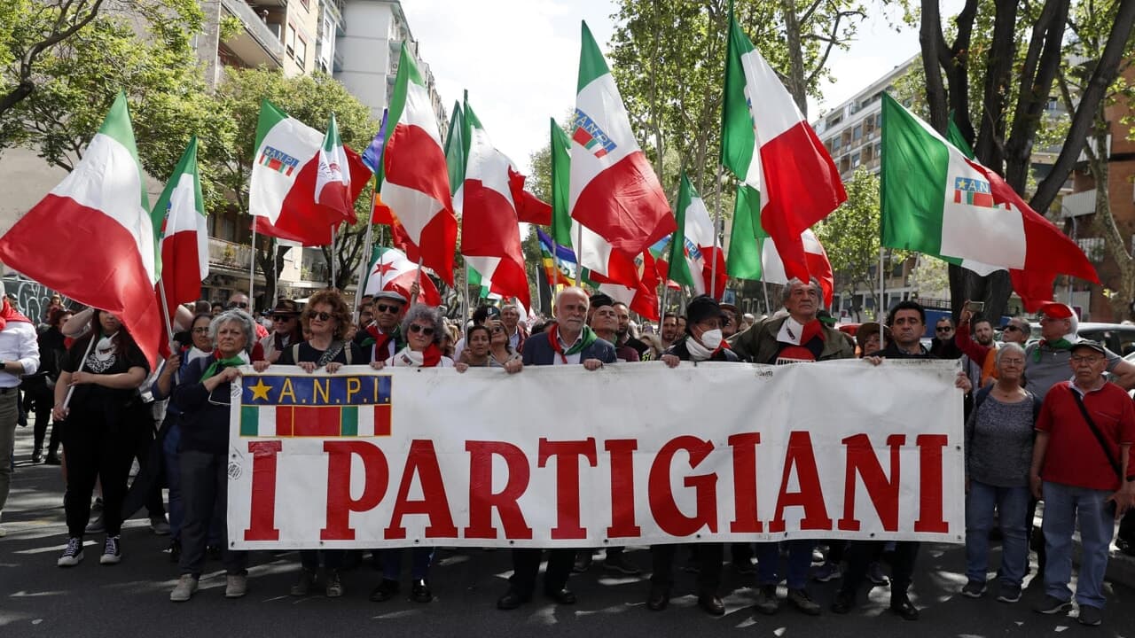 Un 25 aprile di ampia partecipazione ma anche di forti contrapposizioni. A Milano contestata la Brigata ebraica