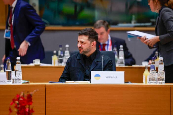 Zelensky: "La presenza delle truppe europee in Ucraina diminuirebbe il rischio di una nuova invasione russa"