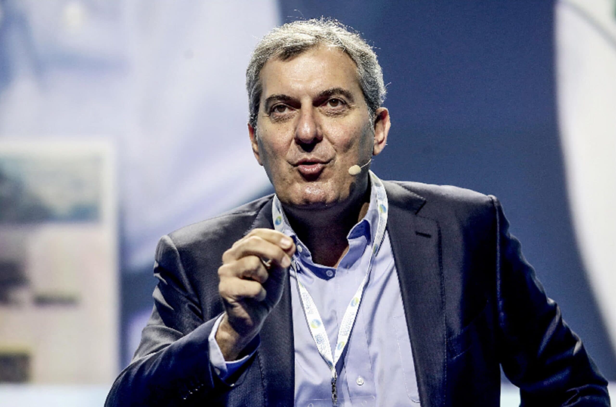 Sindaco di Milano: Calabresi verso la candidatura, lascia gli incarichi in Chora