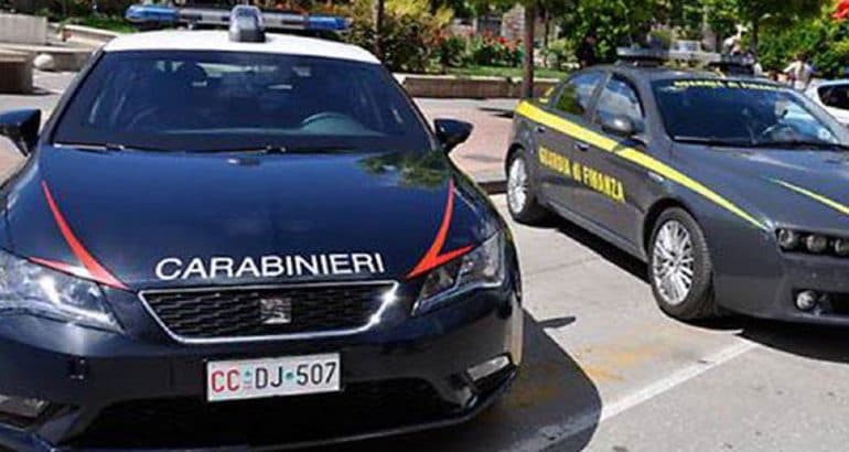 Mafia, armi e droga tra Catania e Siracusa: maxi operazione con 25 misure cautelari. Sequestrati 5,5 milioni di euro