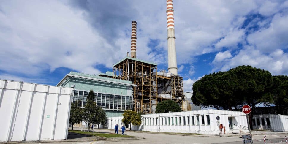 Ex Centrale Enel di Rossano, per le torri parte il “countdown”