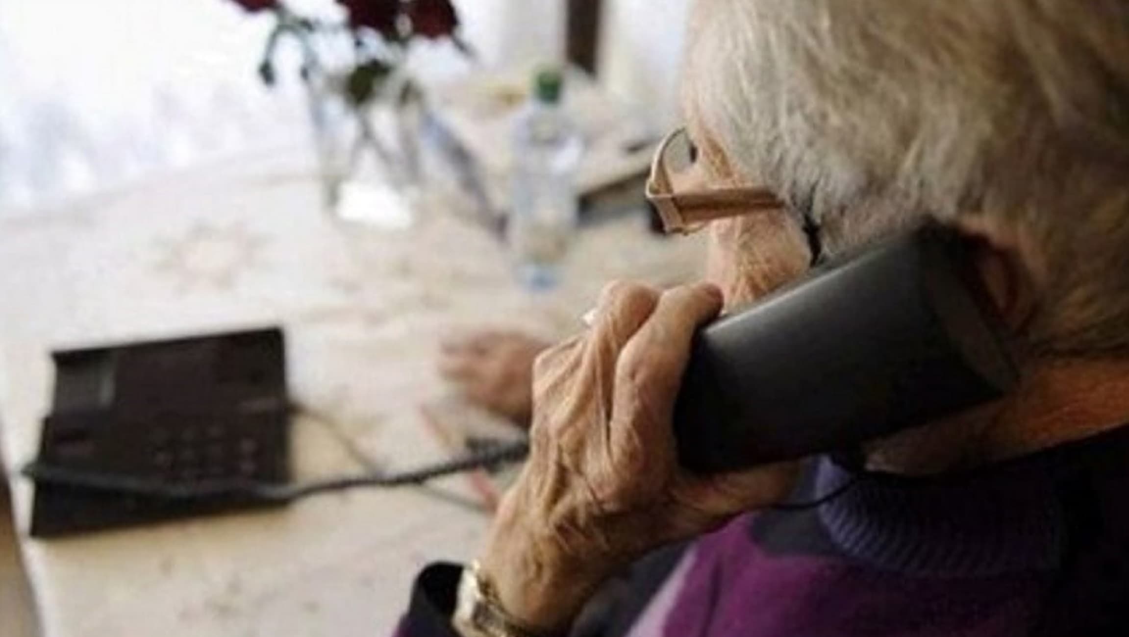 La banda di Napoli che truffava anziani in Calabria e Sicilia: 17 arresti
