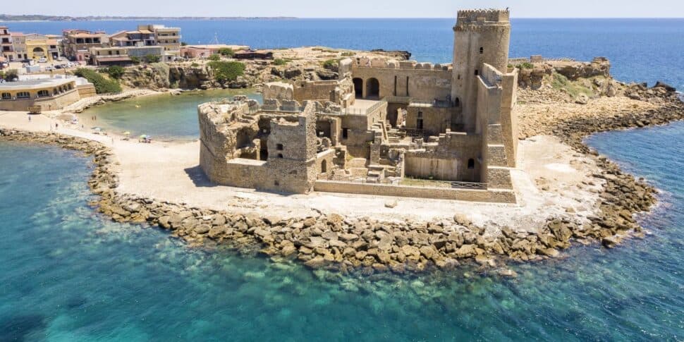 La fortezza di Le Castella riapre al pubblico: i Parchi Archeologici di Crotone e Sibari restituiscono un tesoro al territorio