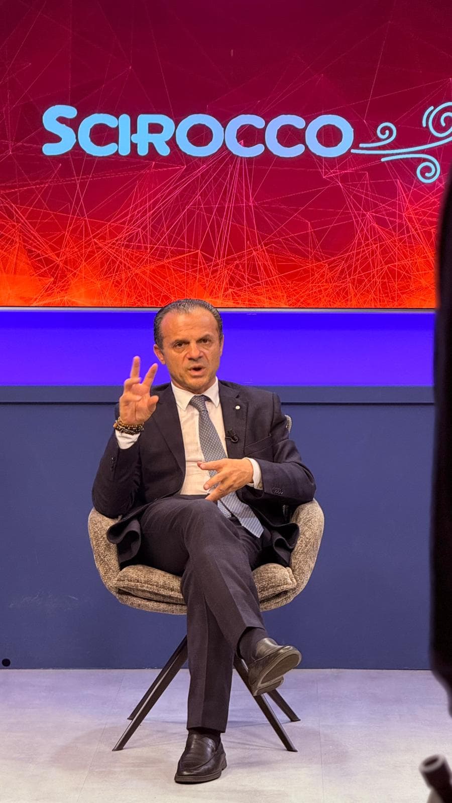 Sud Chiama Nord apre la fase di selezione per le candidature, De Luca lancia il percorso verso le regionali: "Troppi capitribù sia nel Centrodestra che nel Centrosinistra"