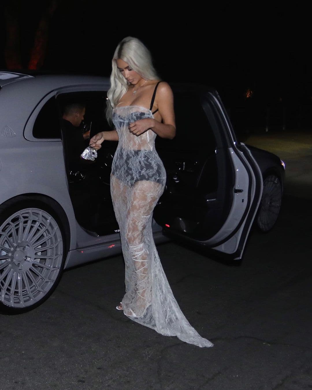 Kim Kardashian, un euro di risarcimento per la rapina da nove milioni a Parigi