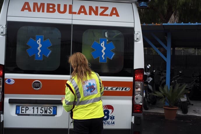 Tragico scontro tra un'auto e uno scooter: morta una ragazza di 26 anni a Nola
