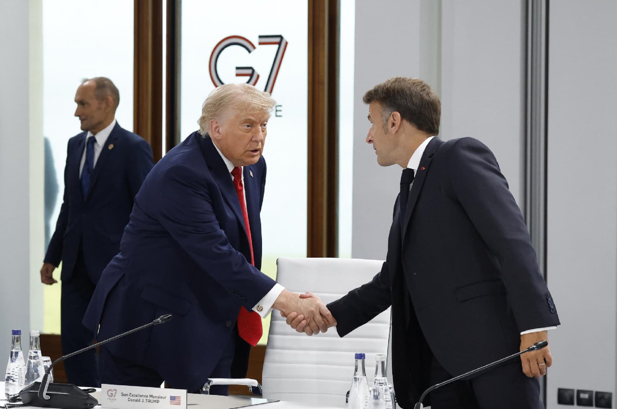 Tra gli ori di Versailles l'amicizia ritrovata di Trump e Macron