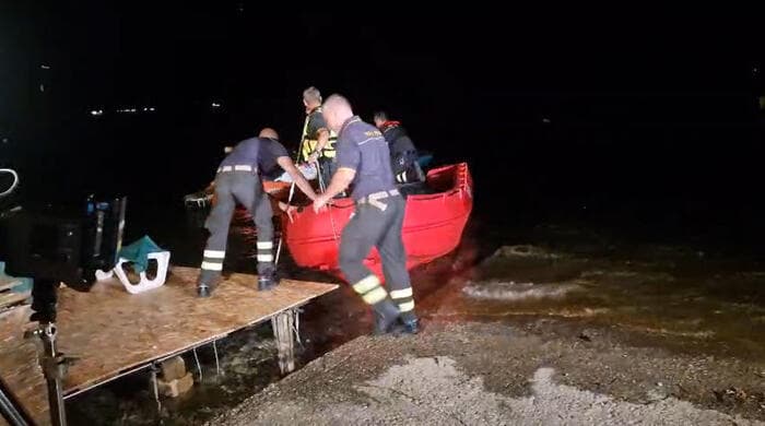 Luigi Cavallari, marito della ministra Roccella, disperso da ieri al lago di Vico: "Scenario complesso, visibilità scarsa"