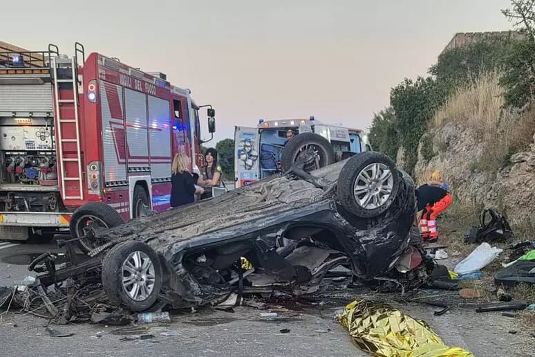Auto fuori strada nel Foggiano, tre morti. Vittime due uomini e una donna