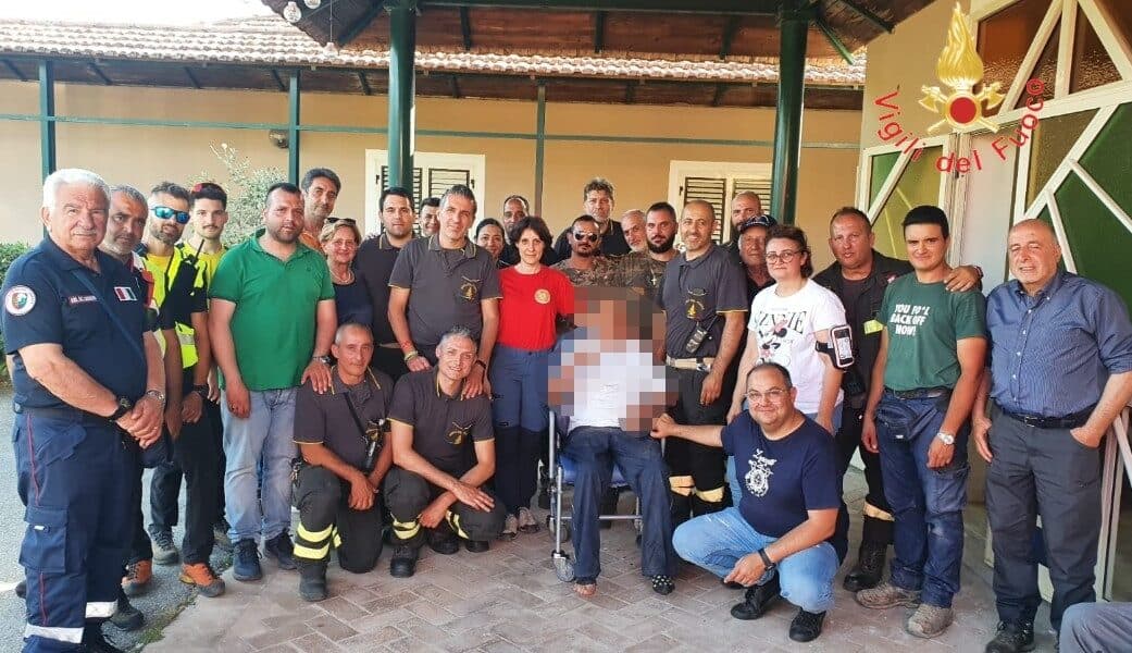 Si allontana da una Rsa e scompare, 83enne ritrovato vivo dopo ore di ricerche nel Catanzarese