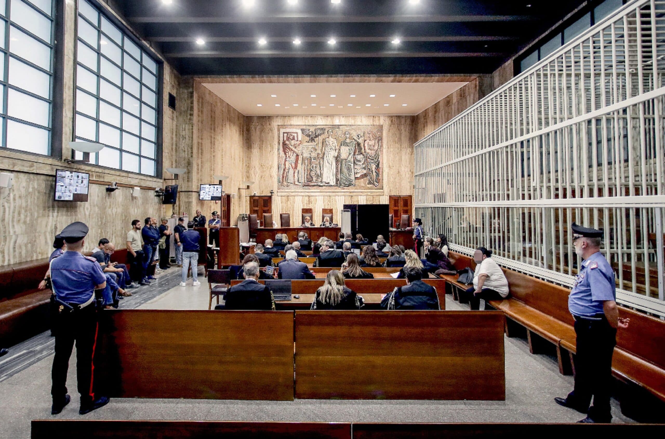 "Volevo sparare a un carabiniere ma il boss disse no", la rivelazione al maxi processo Hydra sull'alleanza tra Cosa Nostra, 'ndrangheta e camorra