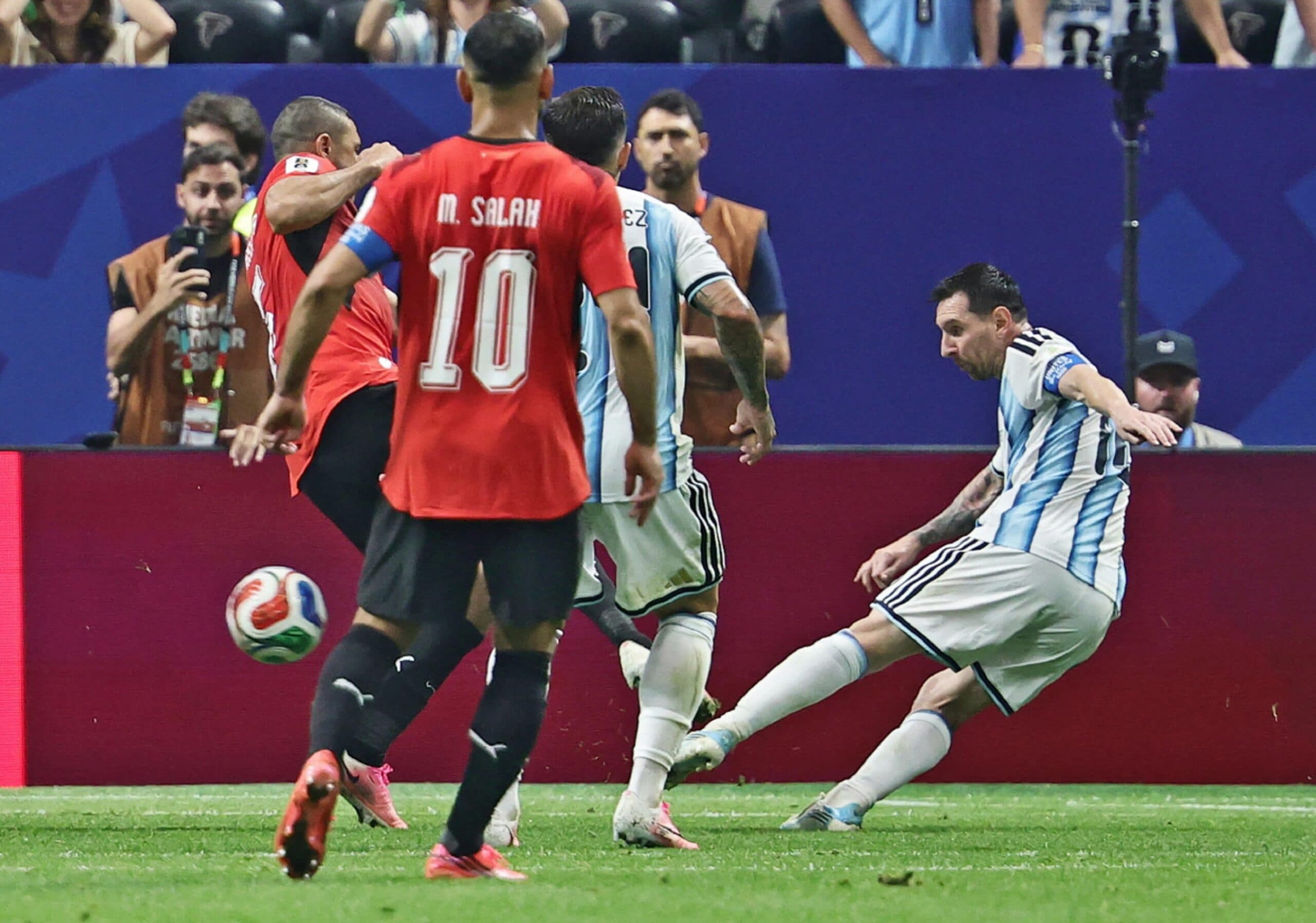 Incredibile rimonta dell'Argentina: sotto di due gol, ribalta l'Egitto e conquista i quarti